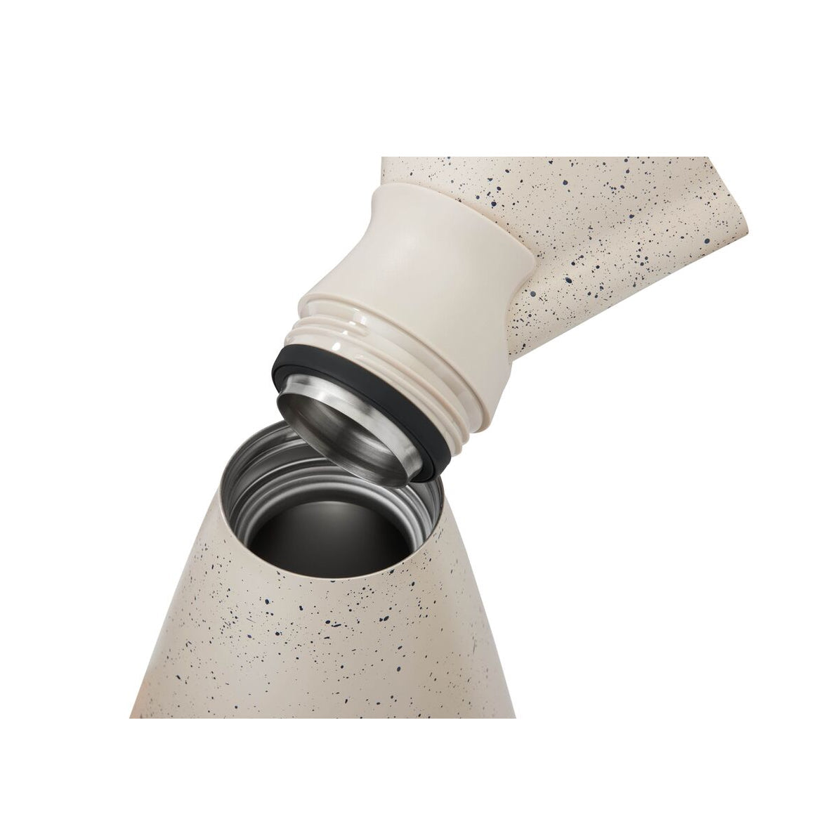 new-standard-carafe-f5 WebPDP-33oz_New_Standard_Carafe_Desert_Tan_Speckle_Studio__CAR1SVOS224_45_Top_Staged.jpg