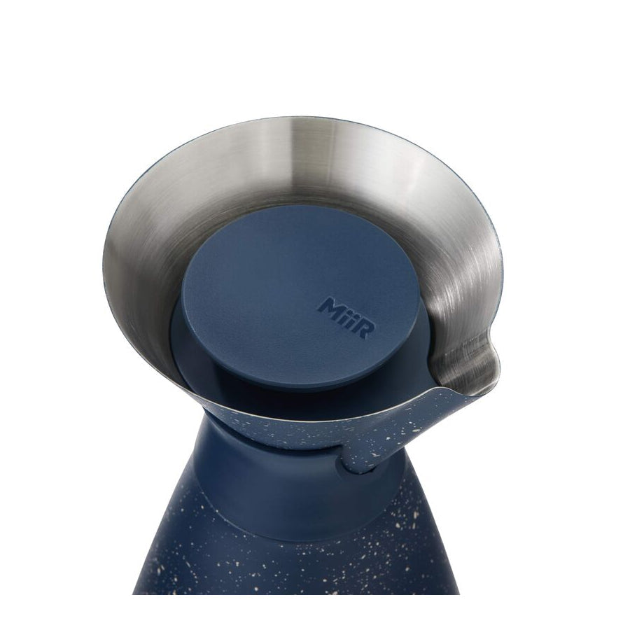 new-standard-carafe-f5 WebPDP-33oz_New_Standard_Carafe_Tidal_Blue_Speckle_Studio__CAR1SVOS225_45_Lid_Off.jpg
