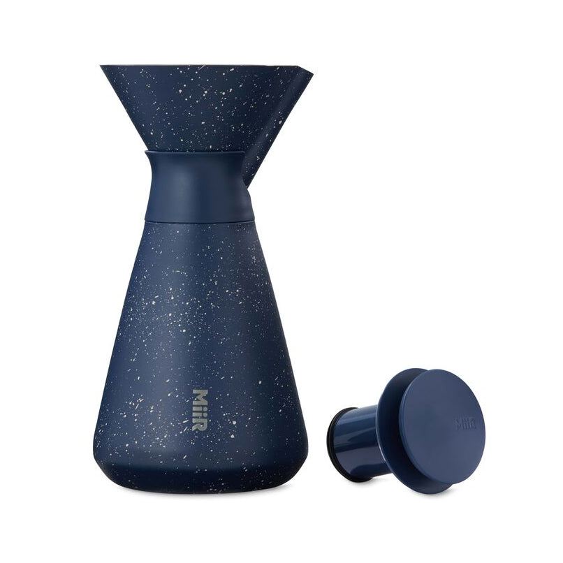 new-standard-carafe-f5 WebPDP-33oz_New_Standard_Carafe_Tidal_Blue_Speckle_Studio__CAR1SVOS225_Front_Lid_Staged.jpg