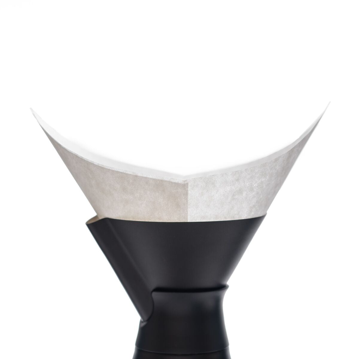 new-standard-carafe-coffee-filters-z9 WebPDP-NSCarafeCoffeeFilters_Studio_0223_InUse__CAF1PN00001.jpg