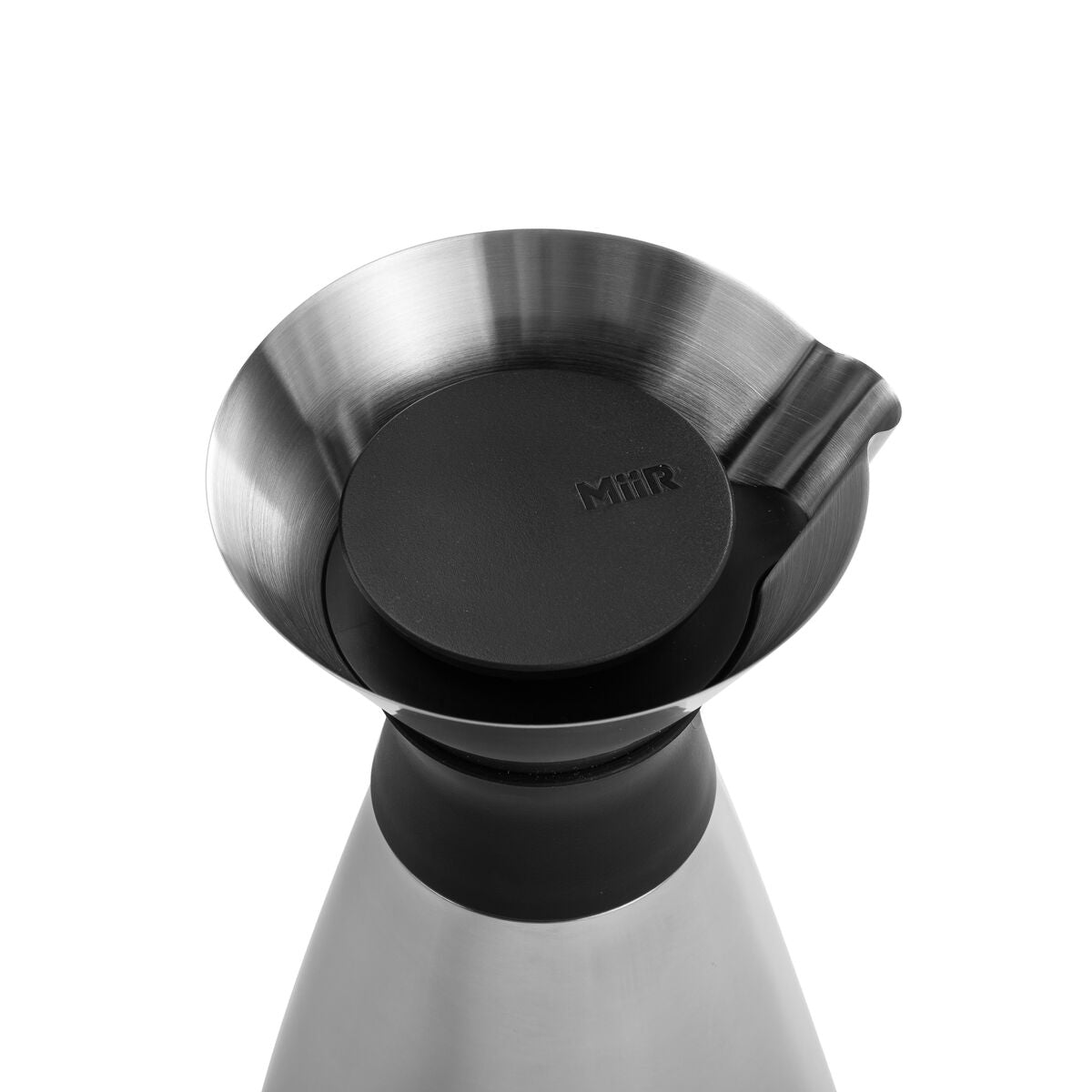 new-standard-carafe-f5 WebPDP-PolishedStainlessCarafe_33oz_SS_StudioX207182024_45degree__CAR1SVOS005.jpg